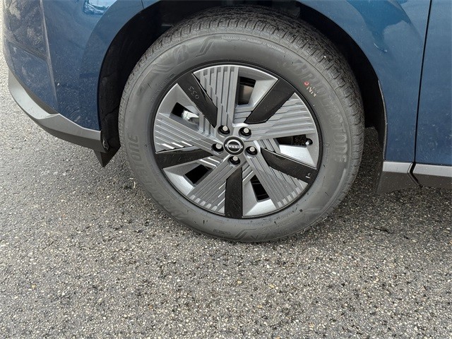 Nissan Murano Vehicle Full-screen Gallery Image 9