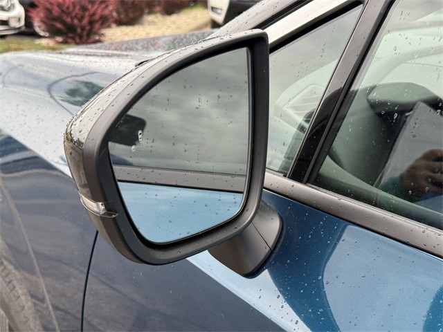 Nissan Murano Vehicle Full-screen Gallery Image 10