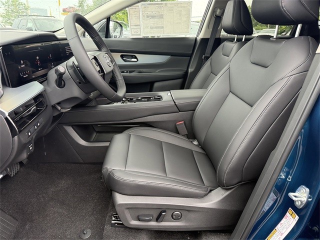 Nissan Murano Vehicle Full-screen Gallery Image 12