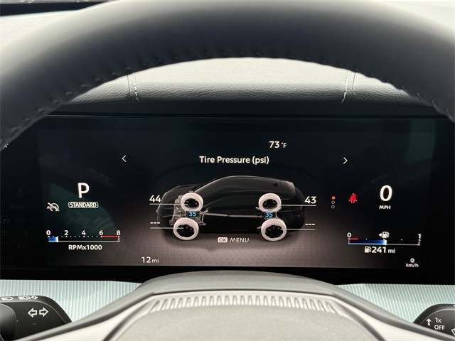 Nissan Murano Vehicle Full-screen Gallery Image 17