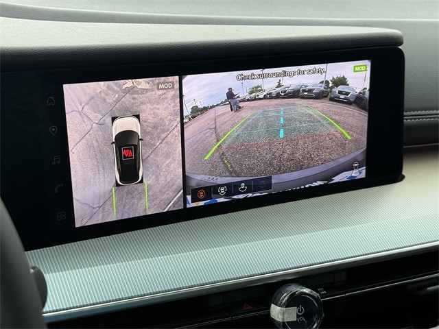 Nissan Murano Vehicle Full-screen Gallery Image 20