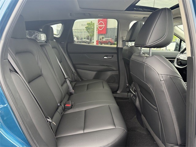 Nissan Murano Vehicle Full-screen Gallery Image 25