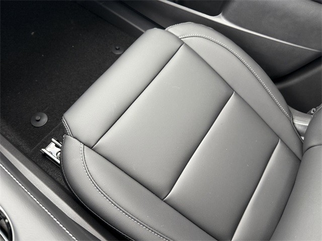 Nissan Murano Vehicle Full-screen Gallery Image 28