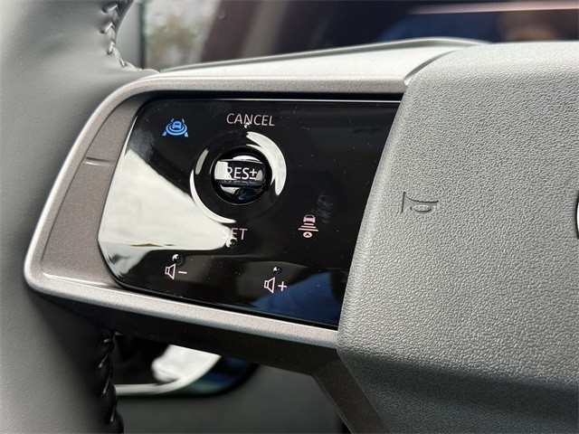 Nissan Murano Vehicle Full-screen Gallery Image 15