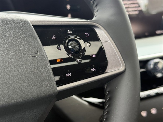 Nissan Murano Vehicle Full-screen Gallery Image 16