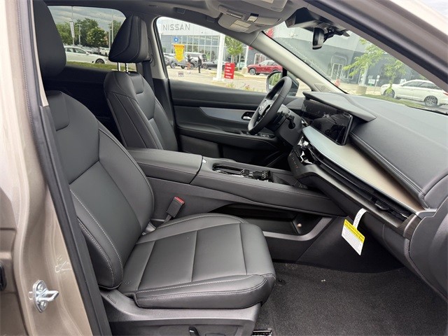 Nissan Murano Vehicle Full-screen Gallery Image 24