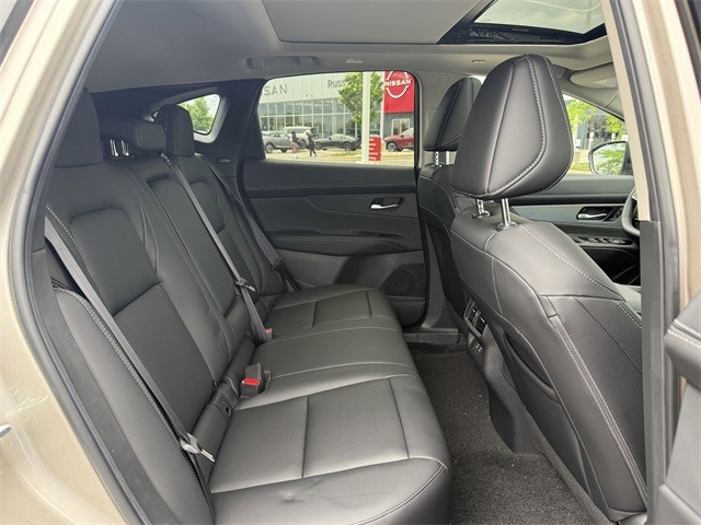 Nissan Murano Vehicle Full-screen Gallery Image 25