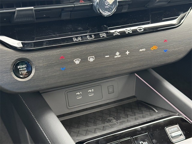 Nissan Murano Vehicle Full-screen Gallery Image 29