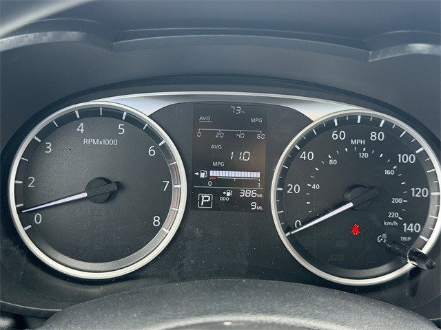 Nissan Versa Vehicle Full-screen Gallery Image 17