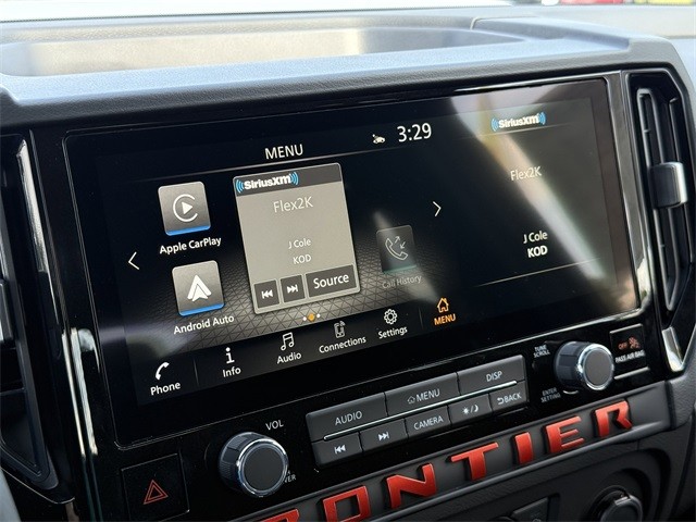 Nissan Frontier Vehicle Full-screen Gallery Image 18