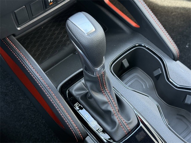 Nissan Frontier Vehicle Full-screen Gallery Image 22