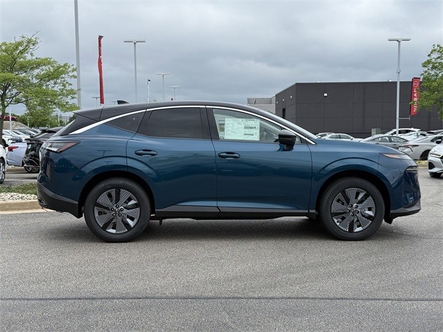 Nissan Murano Vehicle Full-screen Gallery Image 4