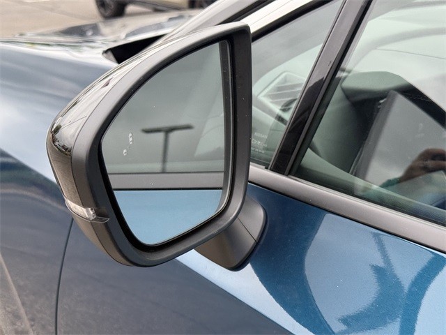 Nissan Murano Vehicle Full-screen Gallery Image 10