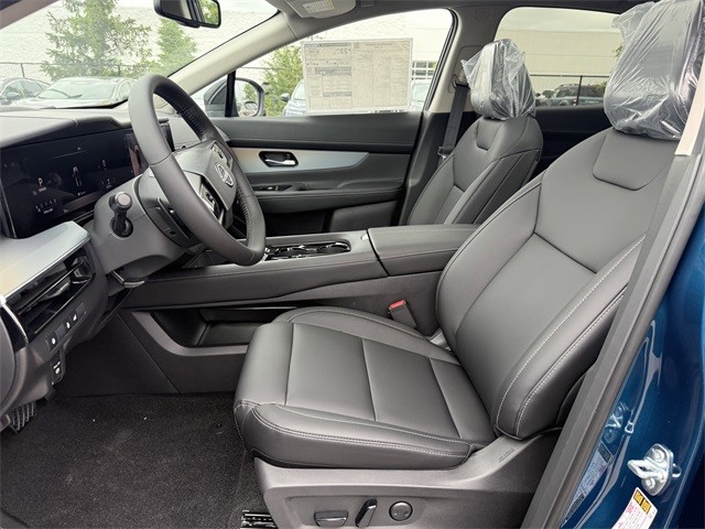 Nissan Murano Vehicle Full-screen Gallery Image 12