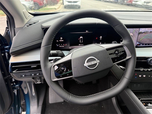 Nissan Murano Vehicle Full-screen Gallery Image 14