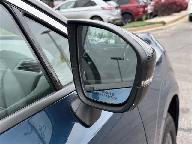 Nissan Murano Vehicle Full-screen Gallery Image 23