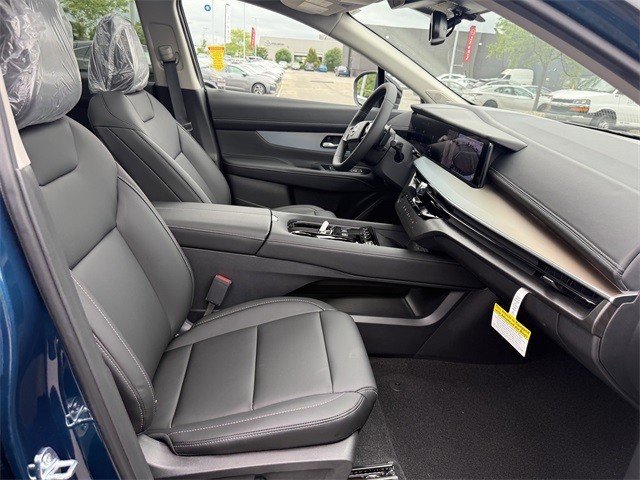 Nissan Murano Vehicle Full-screen Gallery Image 24