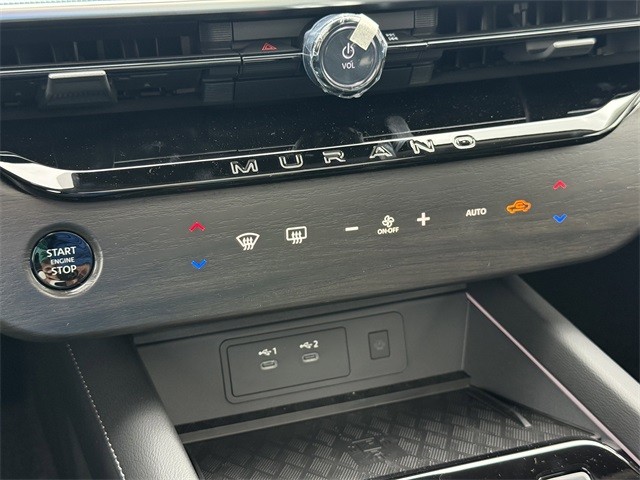 Nissan Murano Vehicle Full-screen Gallery Image 29