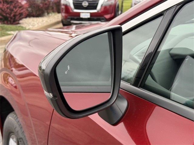 Nissan Murano Vehicle Full-screen Gallery Image 10