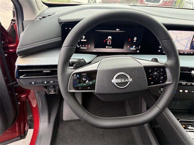 Nissan Murano Vehicle Full-screen Gallery Image 14