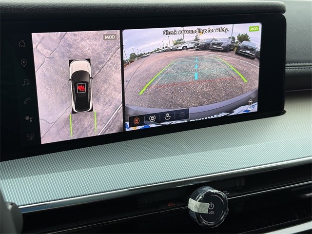 Nissan Murano Vehicle Full-screen Gallery Image 20