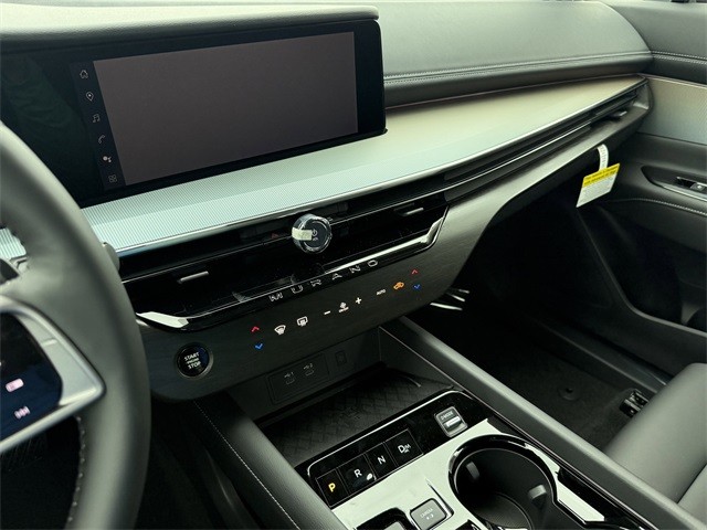 Nissan Murano Vehicle Full-screen Gallery Image 21