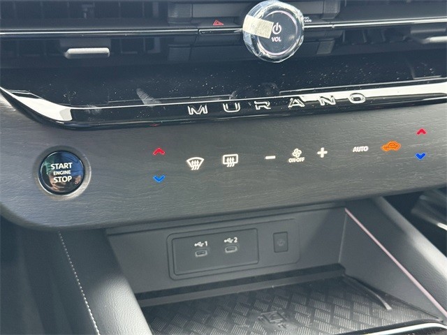 Nissan Murano Vehicle Full-screen Gallery Image 29