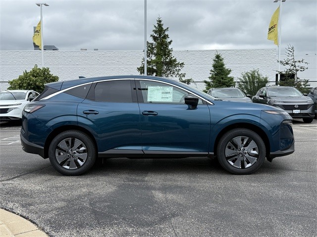 Nissan Murano Vehicle Full-screen Gallery Image 4