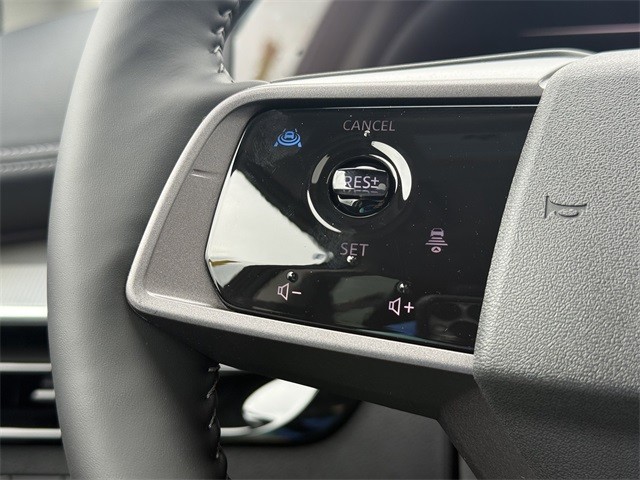 Nissan Murano Vehicle Full-screen Gallery Image 15