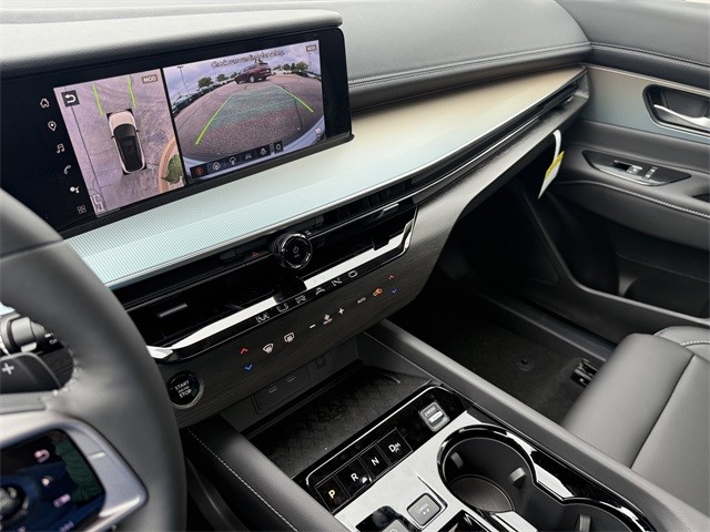 Nissan Murano Vehicle Full-screen Gallery Image 21