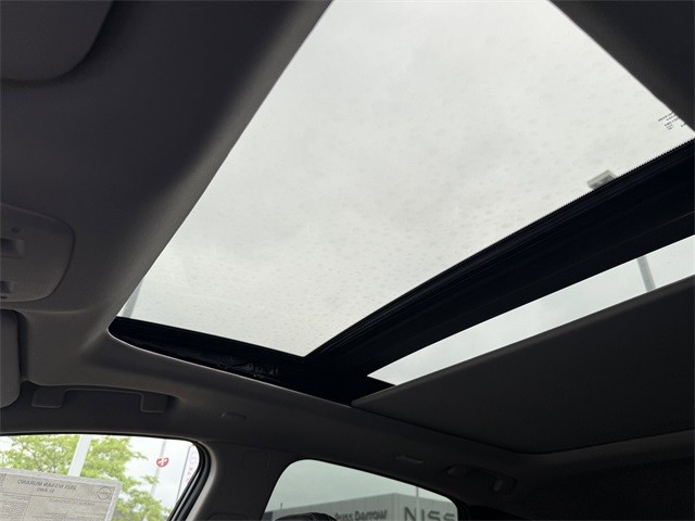 Nissan Murano Vehicle Full-screen Gallery Image 27