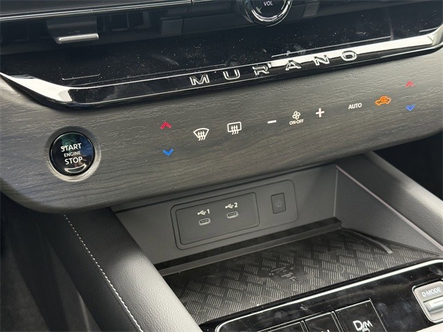 Nissan Murano Vehicle Full-screen Gallery Image 29