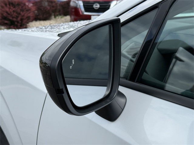 Nissan Murano Vehicle Full-screen Gallery Image 10