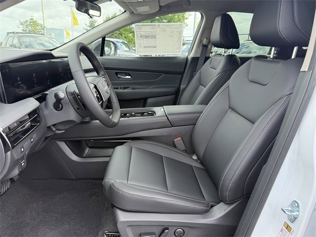 Nissan Murano Vehicle Full-screen Gallery Image 12