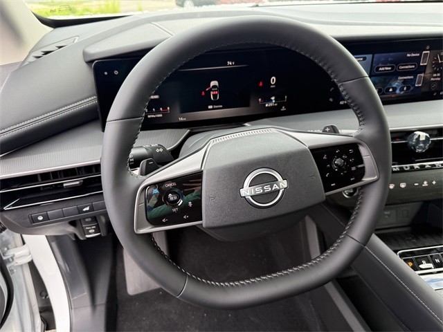 Nissan Murano Vehicle Full-screen Gallery Image 14