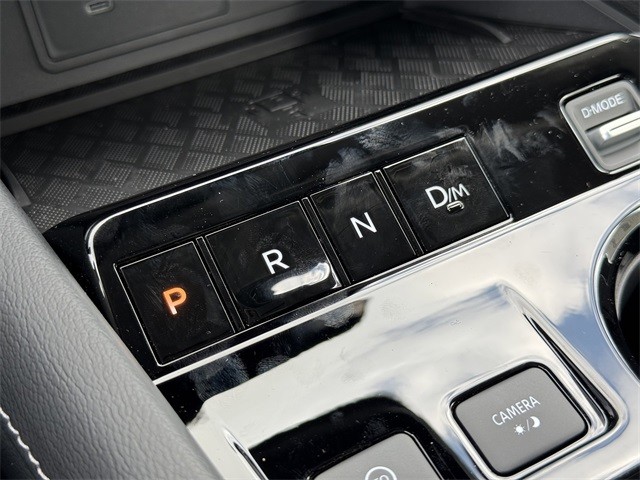 Nissan Murano Vehicle Full-screen Gallery Image 22