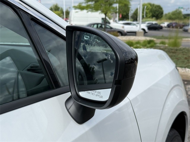 Nissan Murano Vehicle Full-screen Gallery Image 23