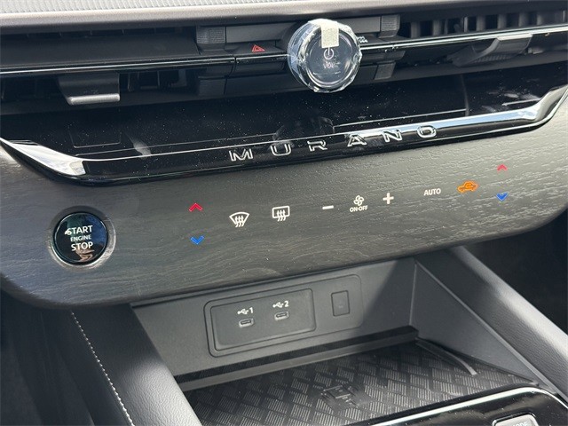 Nissan Murano Vehicle Full-screen Gallery Image 29