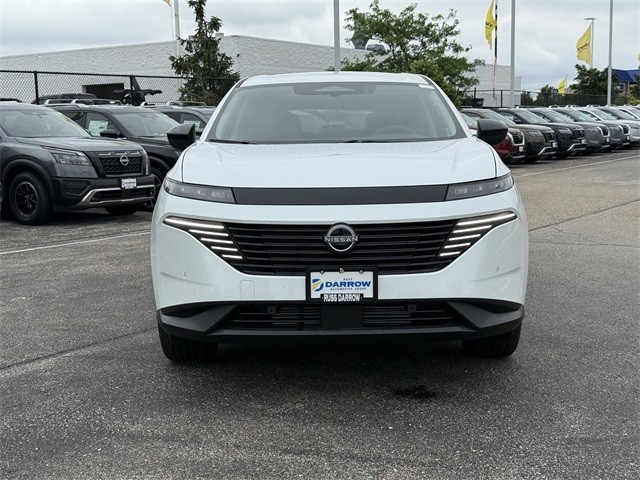 Nissan Murano Vehicle Full-screen Gallery Image 2