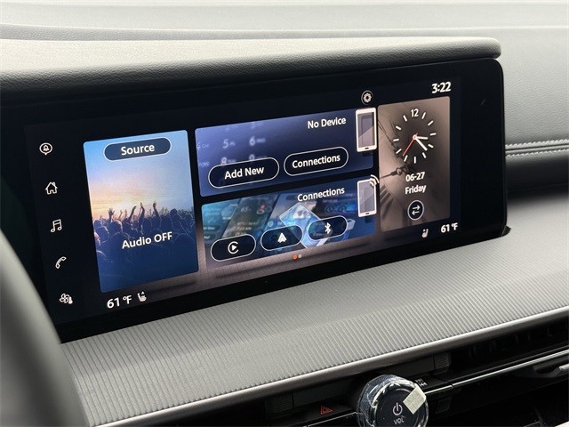 Nissan Murano Vehicle Full-screen Gallery Image 18