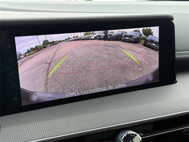 Nissan Murano Vehicle Full-screen Gallery Image 20