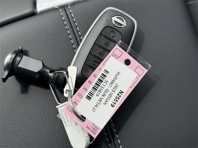 Nissan Murano Vehicle Full-screen Gallery Image 11