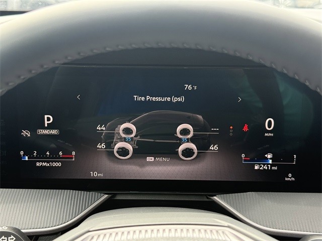 Nissan Murano Vehicle Full-screen Gallery Image 17