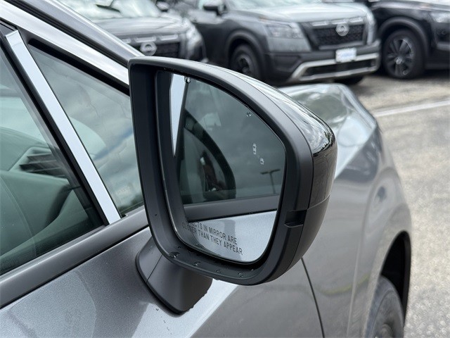 Nissan Murano Vehicle Full-screen Gallery Image 23