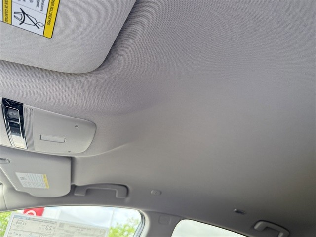 Nissan Murano Vehicle Full-screen Gallery Image 27