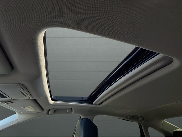 Honda Accord Hybrid Vehicle Full-screen Gallery Image 8