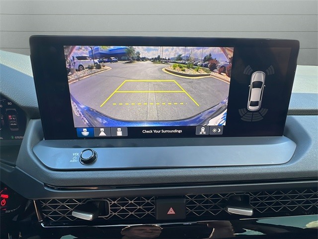 Honda Accord Hybrid Vehicle Full-screen Gallery Image 10