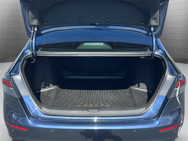 Honda Accord Hybrid Vehicle Full-screen Gallery Image 21