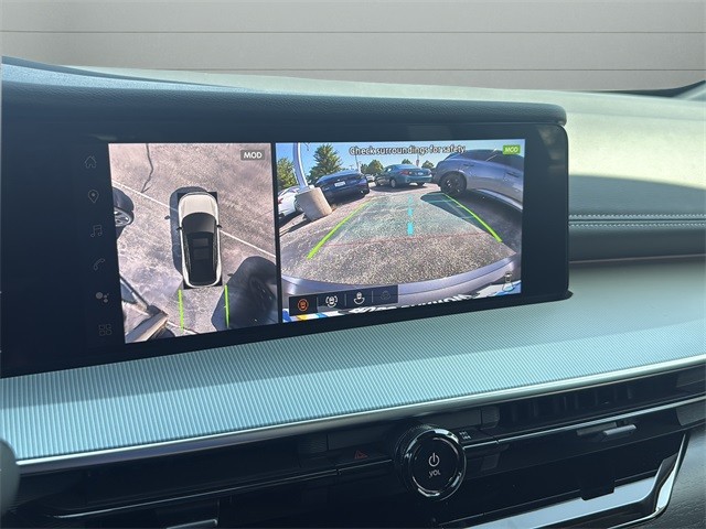 Nissan Murano Vehicle Full-screen Gallery Image 19