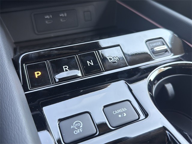 Nissan Murano Vehicle Full-screen Gallery Image 21